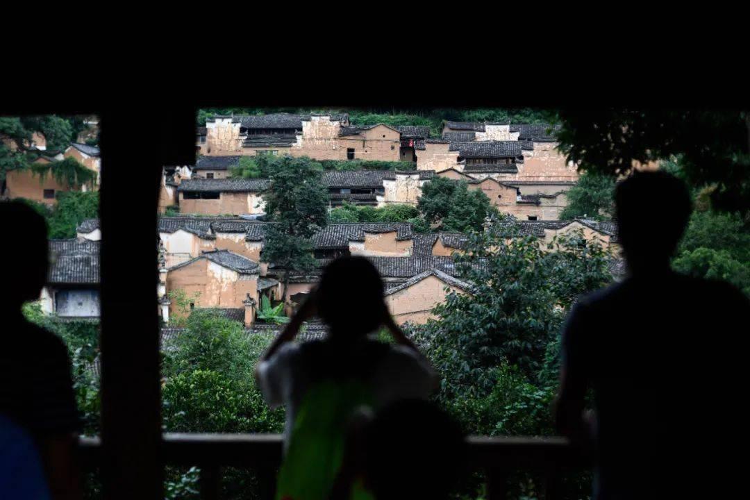 宏信建发午后急涨超19% 此前招银国际维持买入评级